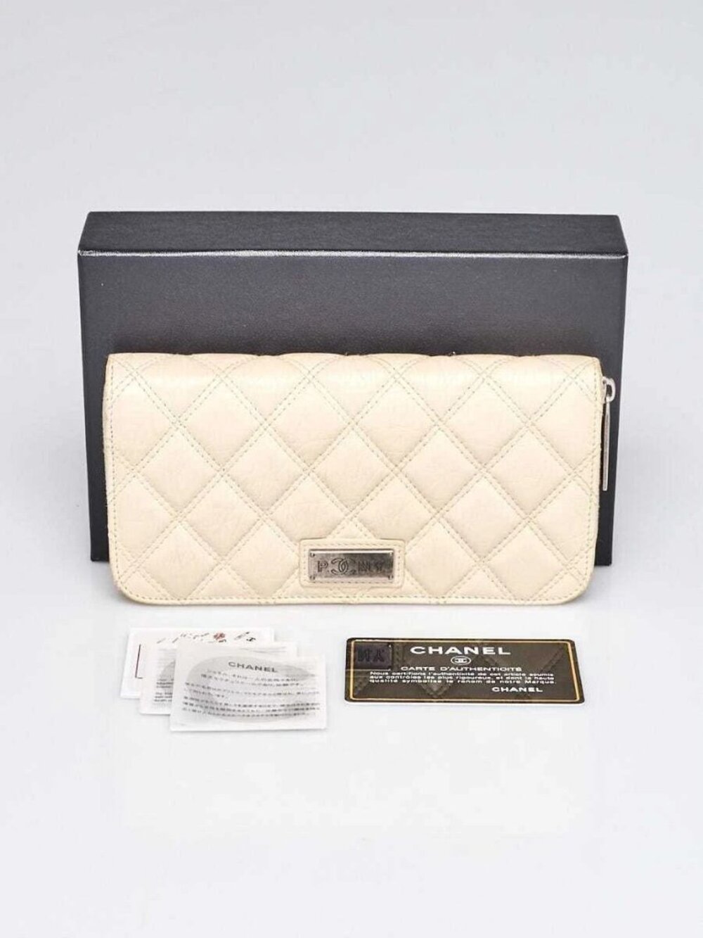 Chanel Dark White Quilted Leather (PNY- Paris New York) Zippy Wallet - Picture 2 of 10
